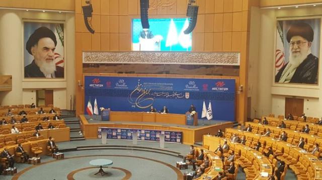 伊朗经济学者当选足协主席 前球星卡里米九票落选