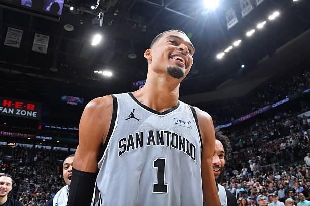 PG电子中国官网-文班亚马常规赛数据：场均25分11.5篮板3.1盖帽，蝉联盖帽王